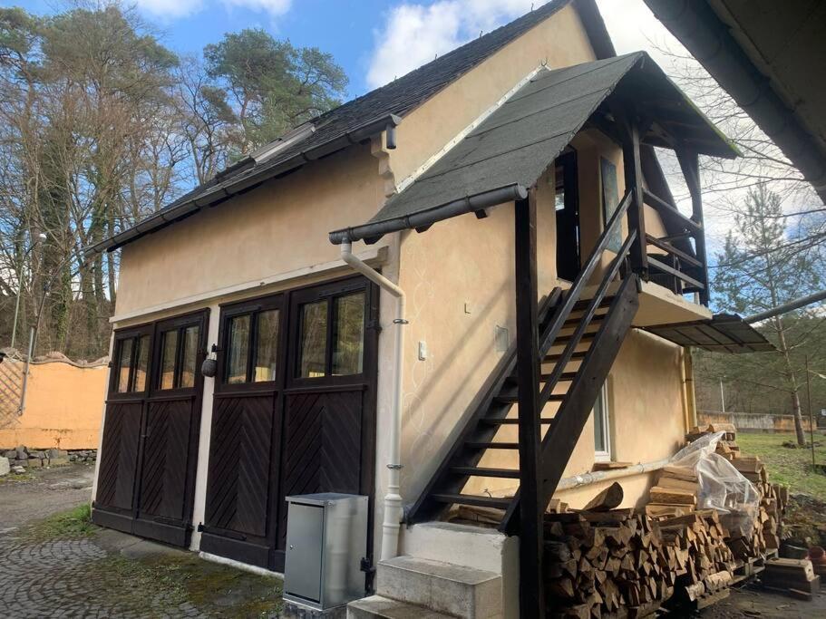 Kleine Kunstremise Mit Holzofen Burg Freienfels Apartment Weinbach Bagian luar foto
